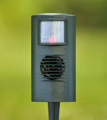 CATWATCH ULTRASONIC CAT REPELLER / DETERRENT (60ft range)