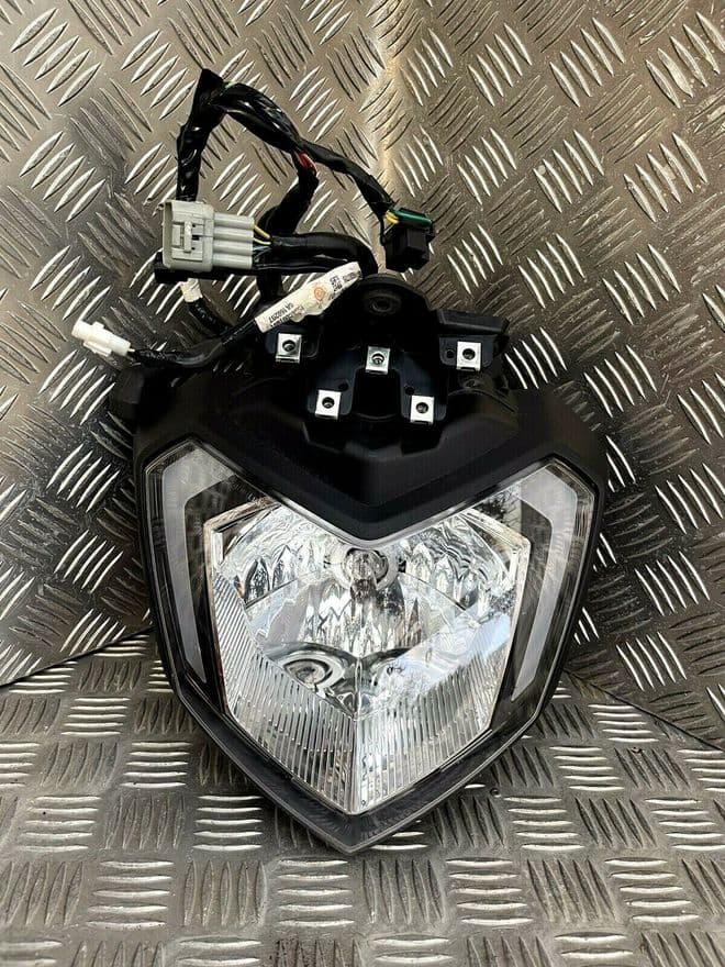 2016 YAMAHA MT125 HEADLIGHT UNIT, BRACKET, WIRING