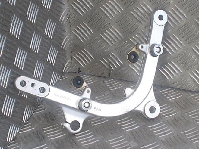 ENGINE MOUNT 94630
