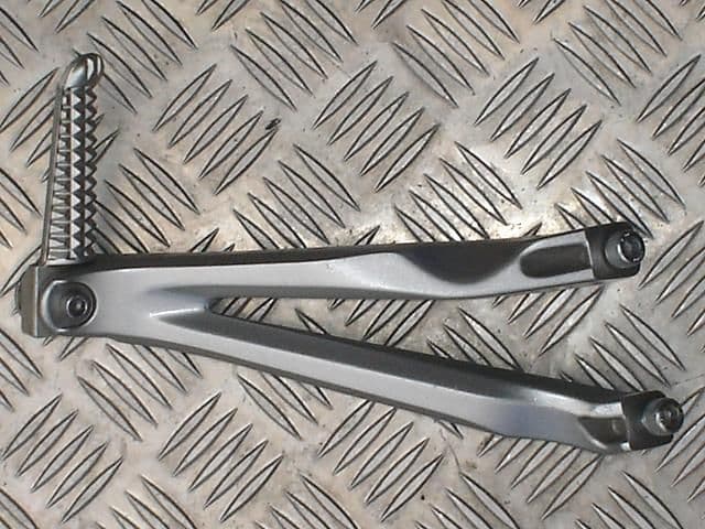 HANGER & FOOTREST, REAR, RIGHT