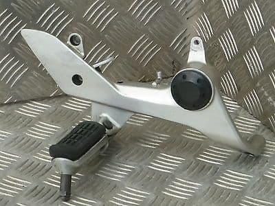 HONDA VFR 800 RIGHT HAND FOOT REST & HANGER, PRE V-TEC