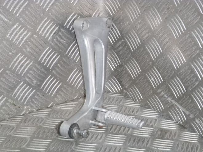 HONDA VTR FIRESTORM R/H PILLION HANGER/PEG