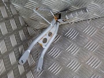 PEUGEOT XR6 SPORT 50 LEFT REAR FOOTREST & HANGER