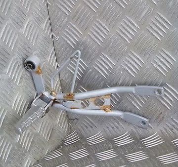 PEUGEOT XR6 SPORT 50 R/H REAR FOOTREST & HANGER