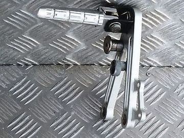 PEUGEOT XR6 SPORT 50 RIGHT FOOTREST & HANGER