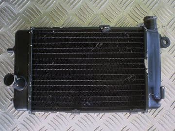 RADIATOR, RIGHT HAND