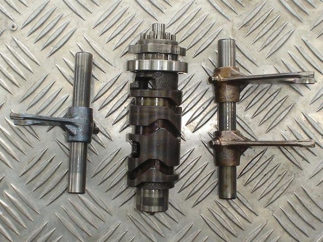 Suzuki GSX-R 600 K2 Selector Forks C/W Drum 2002