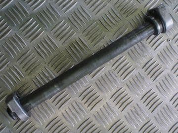 WHEEL SPINDLE, REAR
