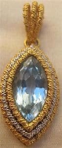 SUPERB 18CT AQUAMARINE PENDANT IN 18CT YELLOW AND WHITE GOLD TOP QUALITY