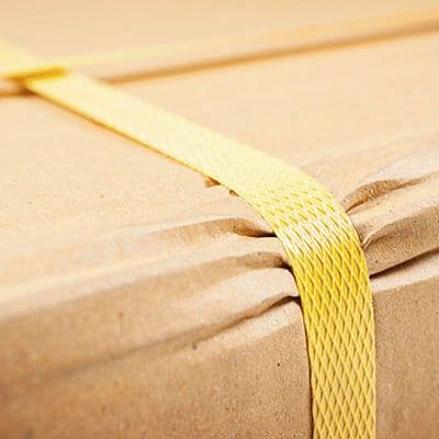 Strapping around the edge of a box