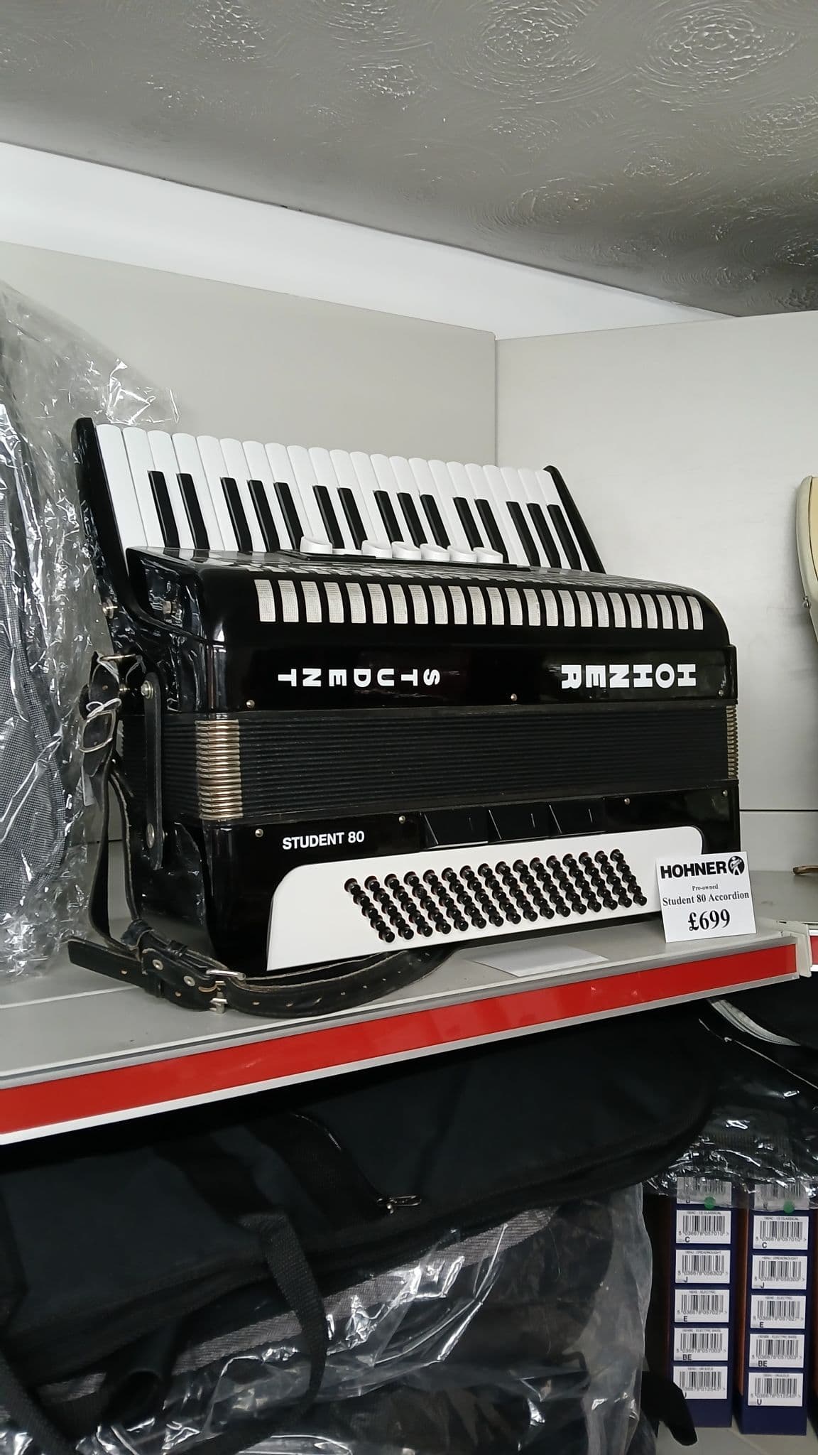 Pre-owned Hohner Student 80-Bass Accordion