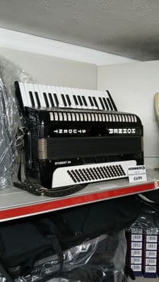 Pre-owned Hohner Student 80-Bass Accordion