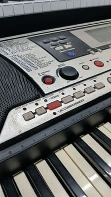 Pre-owned Yamaha PSR-550 Digital Keyboard/Workstation