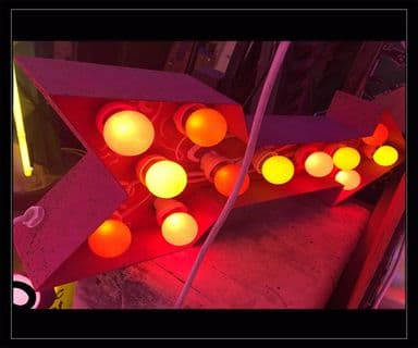 Arrow Bulb Sign 4
