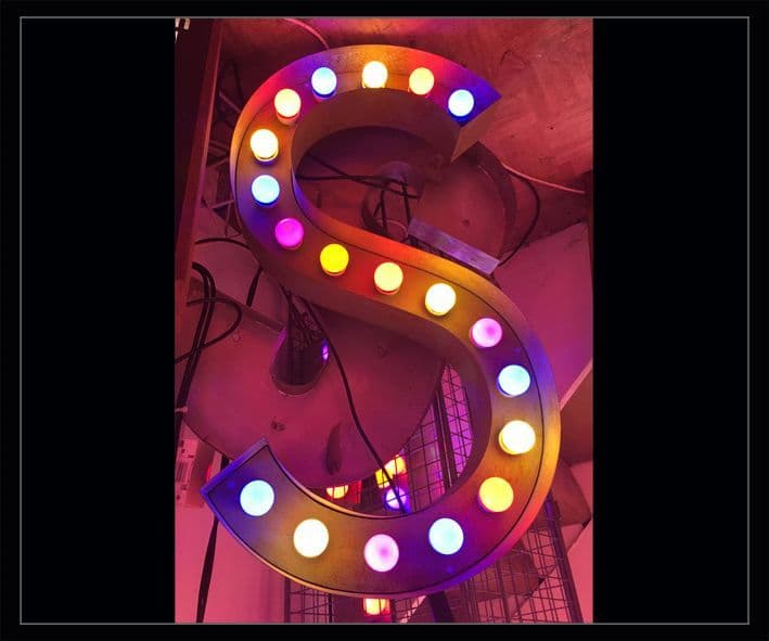 S Bulb Sign