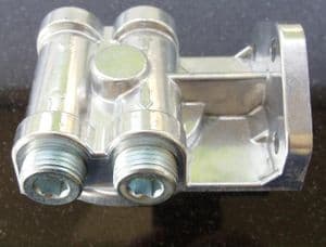 Mocal Remote Oil Filter Head, Ports on Both Sides, 3/4 UNF filter thread - 572-RFH6