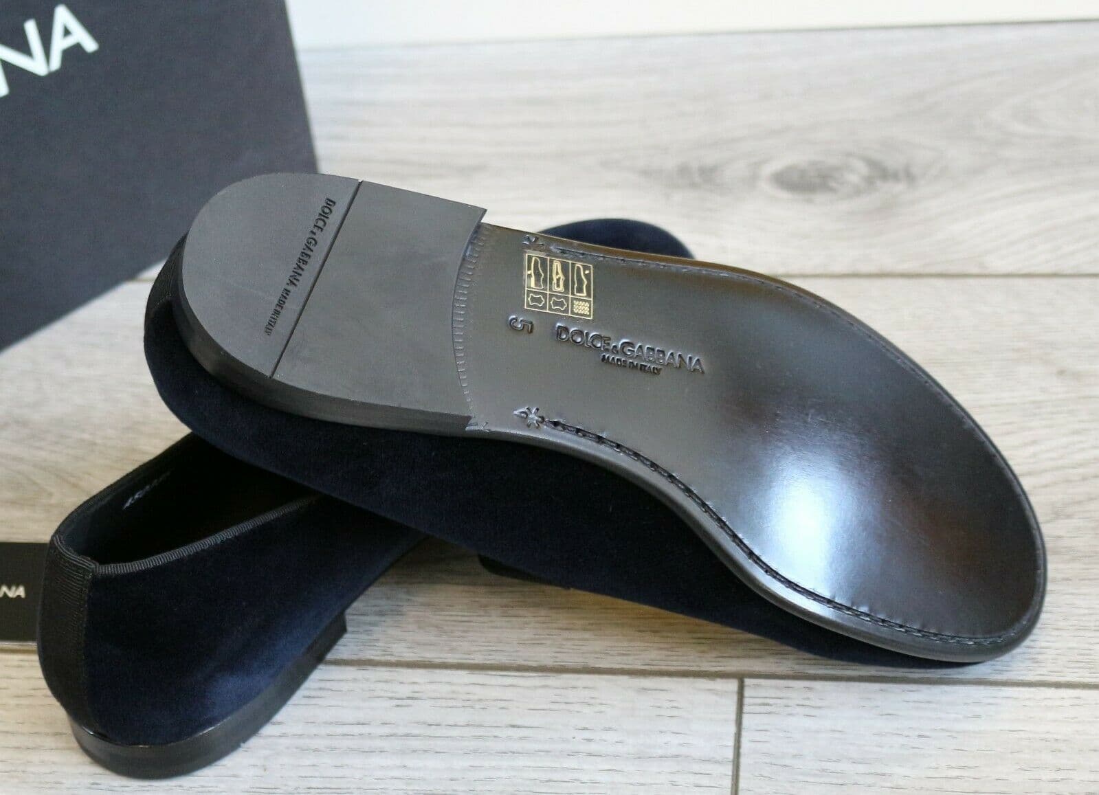 DOLCE & GABBANA Navy VELVET Gold Embroidered Logo Loafers  display picture 3