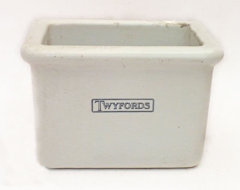 Twyfords overhead White fireclay cistern