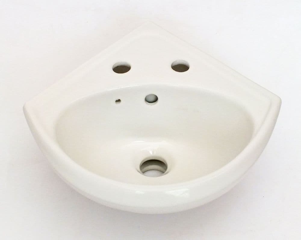 White Spring (Fordham) Arena 2TH Corner Basin / Sink
