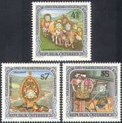 Austria 1991 Cattle/ Customs/ People/ Fruit/ Grapes/ Crown/ Harvest/ Animals/ Nature 3v set (n38059)