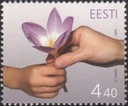 Estonia 2005 Mothers Day/ Crocus/ Flowers/ Greetings/ Plants/ Hands 1v (ee1242)