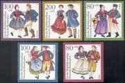 Germany 1993 Traditional Costumes/ Welfare Fund/ Clothes/ Clothing/ Textiles/ Design 5v set (n21880)