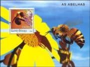 Guinea-Bissau 2003 Bees/ Flowers/ Insects/ Nature/ Wildlife/ Scouts/ Bee 1v m/s (n12307a)