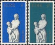 Ireland 1971 Christmas/ Greetings/ Madonna/ Child/ Statue/ Art/ Sculpture 2v set (n14607c)