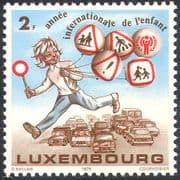 Luxembourg 1979 IYC/ International Year of the Child/ Cars/ Road Signs/ Safety/ Transport 1v n42424