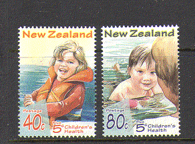 New Zealand 1998 Health / Swimming / Sport 2v set (n15913)