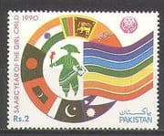Pakistan 1990 Girl / Flags / Health / Welfare 1v (n24781)