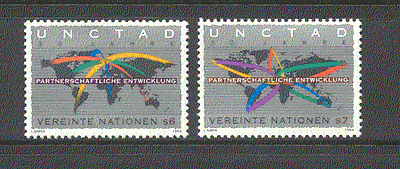 UN (V) 1994 World Map  /  Trade  /  Development 2v set (n19367)