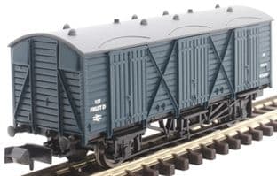 2F-014-012 Fruit D Van BR Blue W3461W dark grey roof