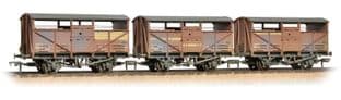 37-716 Triple Pk 8 Ton Cattle Wagon BR Bauxite Weathered