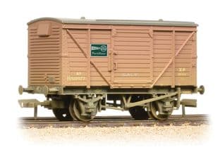 37-805 12 Ton Van BR Bauxite ’ICI Fertilizer’ − Weathered