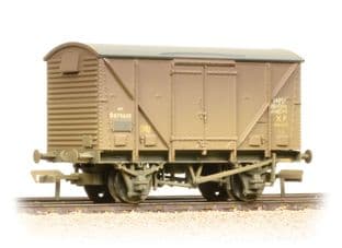 38-182 12 Ton BR Plywood Fruit Van BR Bauxite (Early) Weathered