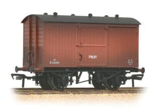 38-385A 12 Ton Fruit Van BR Bauxite (Early)
