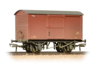 38-477 12 Ton Non-ventilated Van BR Bauxite (Early) Weathered