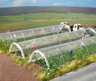 BUS1399 Plastic Polytunnels - 20cm long