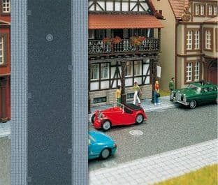 BUS8138 N Town Street With Footpath