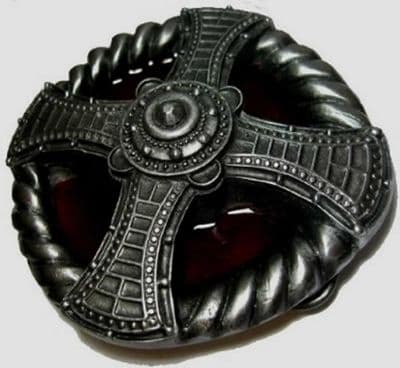 Cross & Rope (red) - Heavy Belt Buckle + display stand