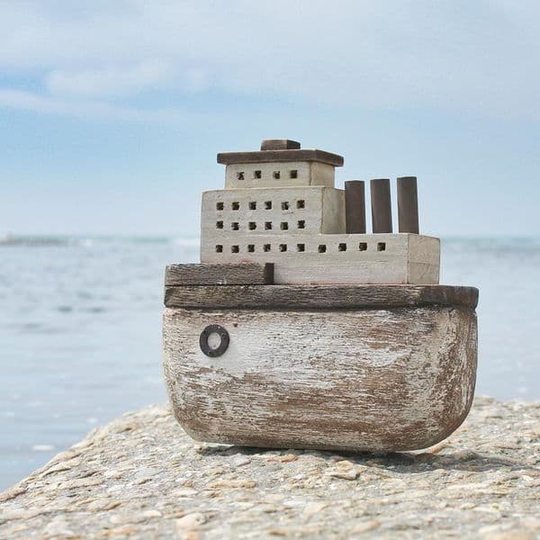 Steam Ocean Liner | Model Boat | Decorative Boat