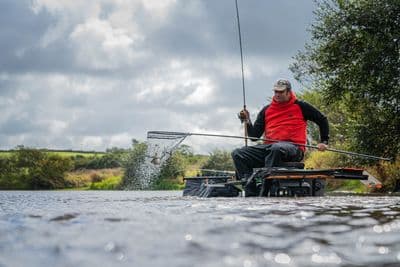 Guru Aventus F1 Landing Net Handle 2.7m