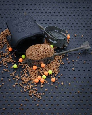 Matrix Open Alloy - XL Distance Feeders & Mould