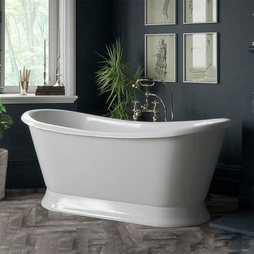 Classic Freestanding Boat Bath