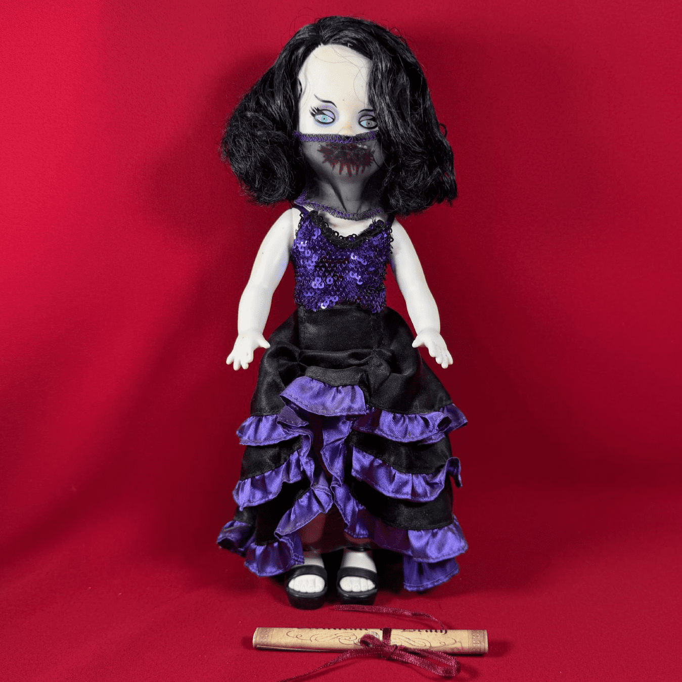 Living Dead Dolls Series 33 Moulin Morgue Ella Von Terra