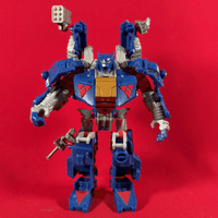 Transformers Generations: Darkmount (Straxus) - Deluxe Class - Loose Figure