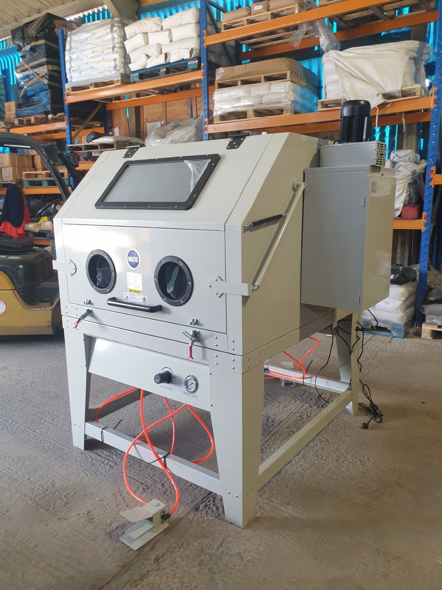 Large Sand Blast SBC1280 with 2 work stations