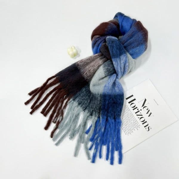 BL1654 BLUE MULTI - SINGLES @ £4.95