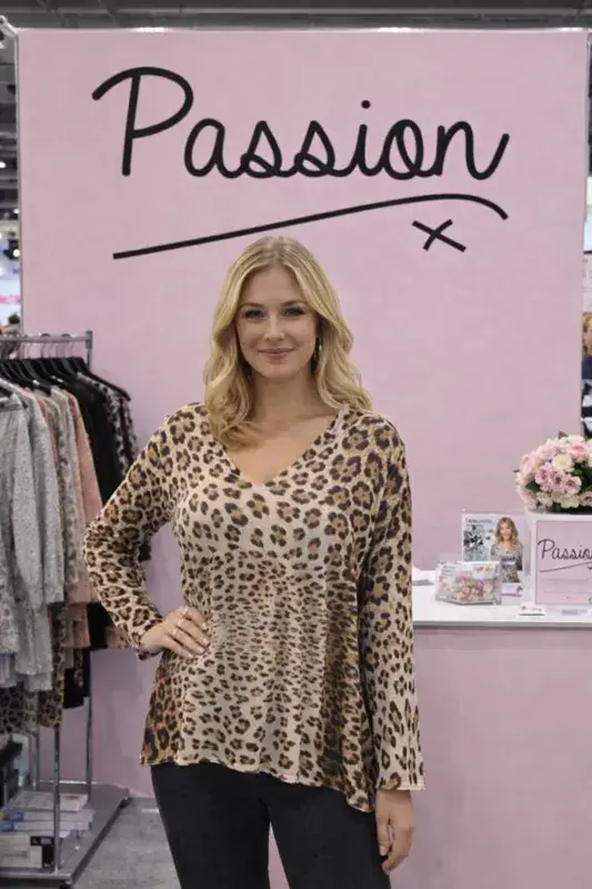 DKL2071 ANIMAL PRINT TOP @ £5.00